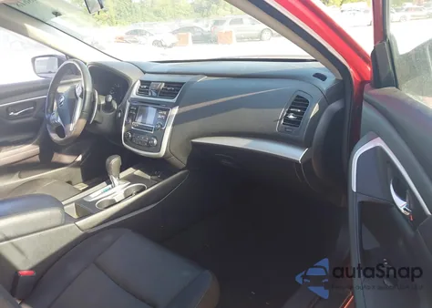 2016 Nissan Altima 2.5 Sr из США, поврежденный, VIN 1N4AL3AP3GC161353